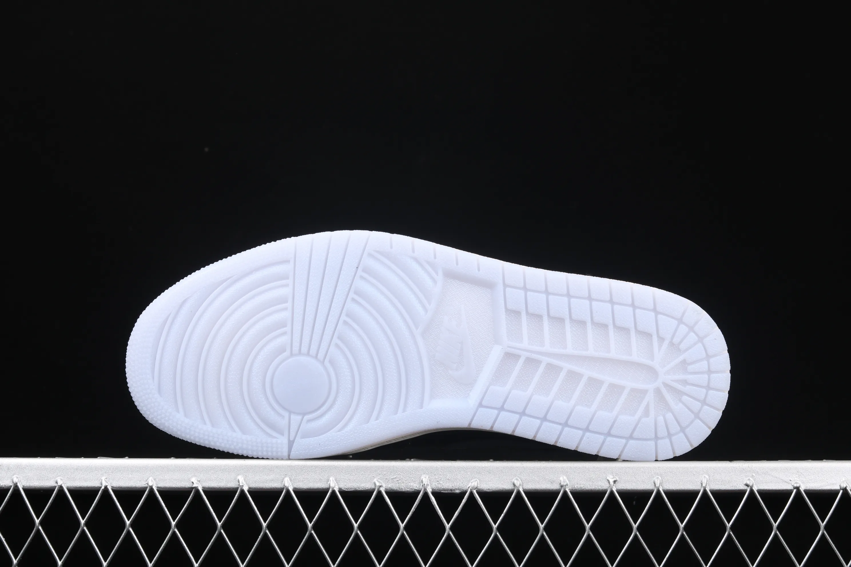 All categories Air Jordan Jordan series basketball shoes Air Jordan 1 Mid Air Jordan 1 Mid AJ1 Joe 1 mid-top series basketball shoes BQ6472-009